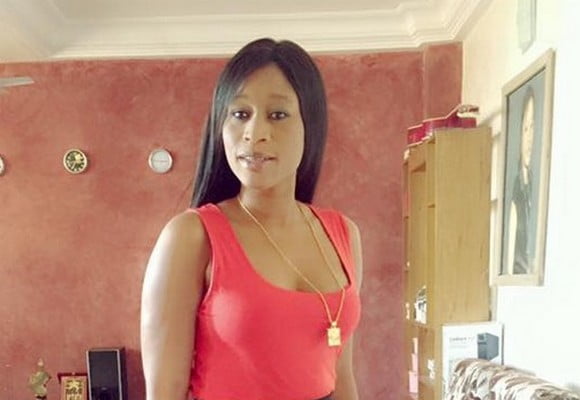 (3) Photos: la bombe Aida Samb ronde et sexy