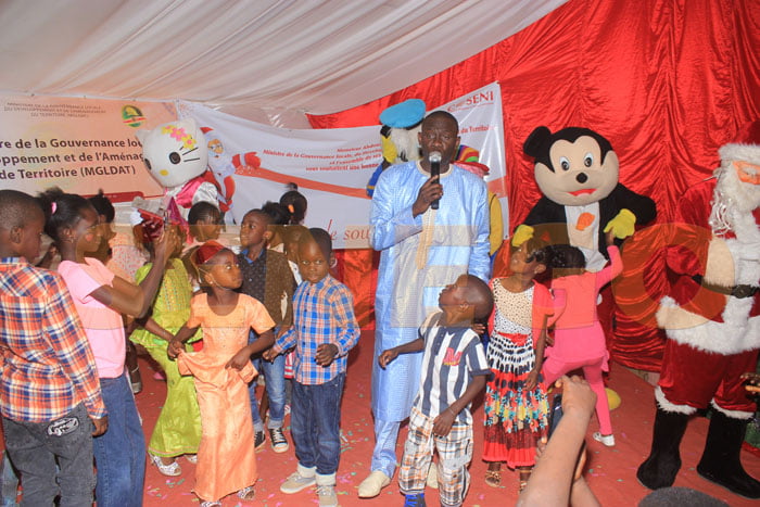Arbre de noel au cabinet de Abdoulaye Diouf Sarr (11)