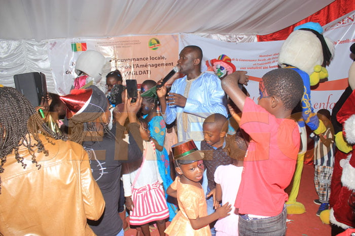 Arbre de noel au cabinet de Abdoulaye Diouf Sarr (13)