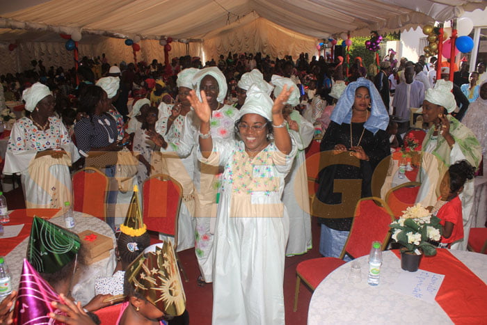 Arbre de noel au cabinet de Abdoulaye Diouf Sarr (2)