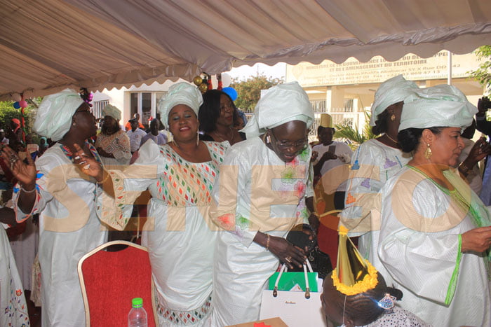 Arbre de noel au cabinet de Abdoulaye Diouf Sarr (3)