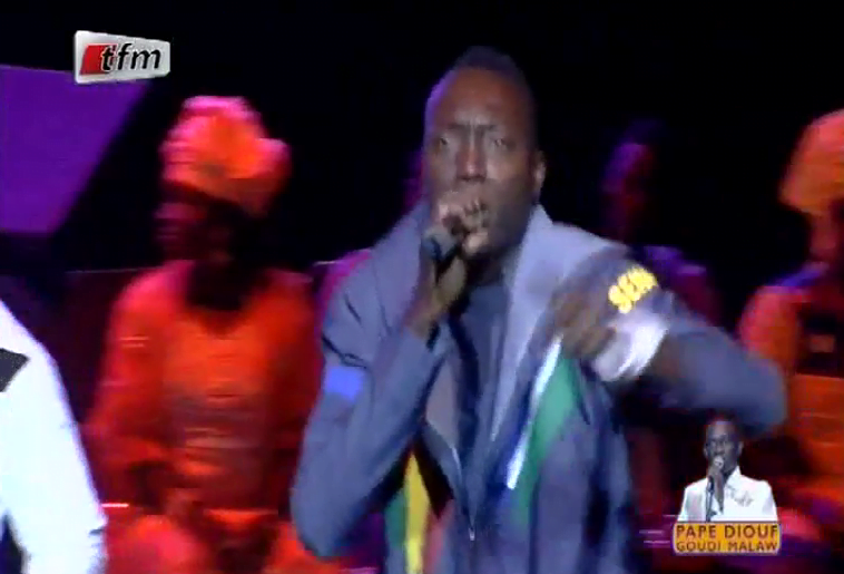(Vidéo) Baye Babou chauffe le Grand Théatre. Regardez