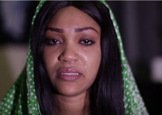 (Vidéo) Hommage à Ndiaga Mbaye: Astou Mbaye de la série Double Vie fait un triste témoignage sur son père