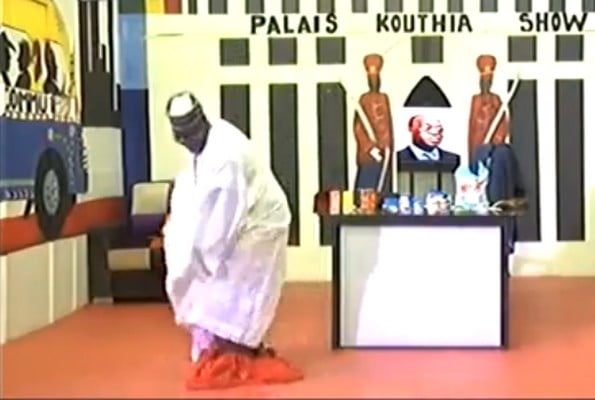 (Vidéo) A mourir de rire: Kouthia perd son caleçon en direct… Regardez sa réaction