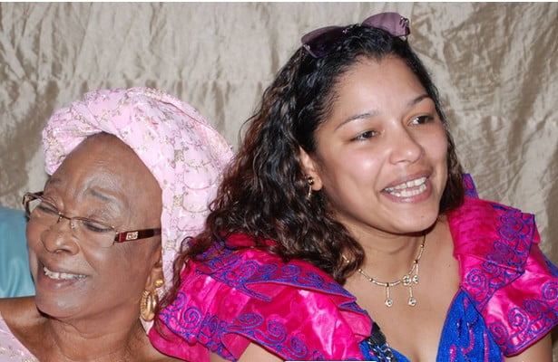 (Photo) La mère de Youssou Ndour en toute complicité avec Madame Ndour
