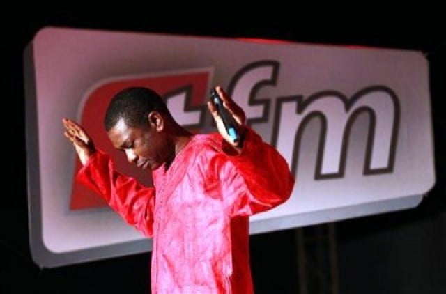 Vidéo: Des millions volés à la Tfm, Youssou Ndour licencie 7 personnes