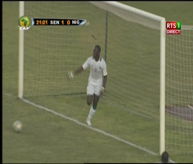 Direct: Le Sénégal double le score devant le Niger, but de Baye Oumar Niasse. Regardez