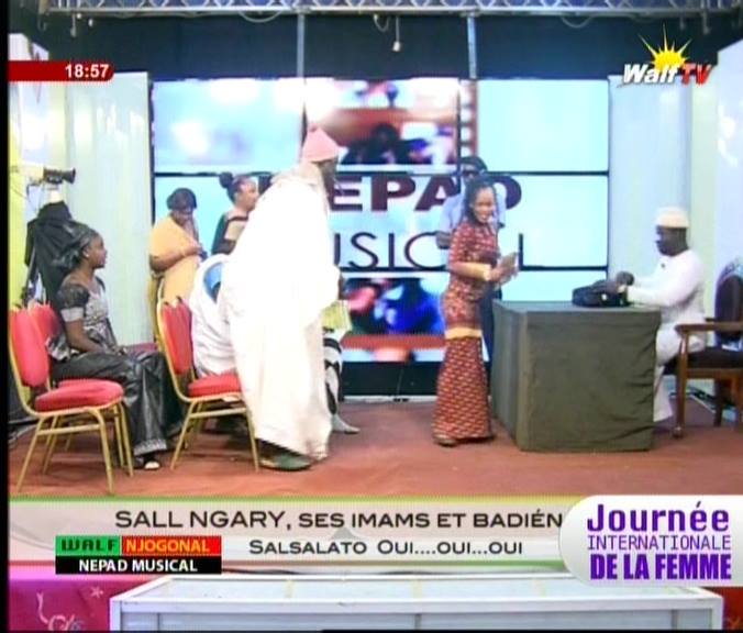 Video. Macky Sall reçoit les imams et les badjène nou gokh,version Sa. Regardez