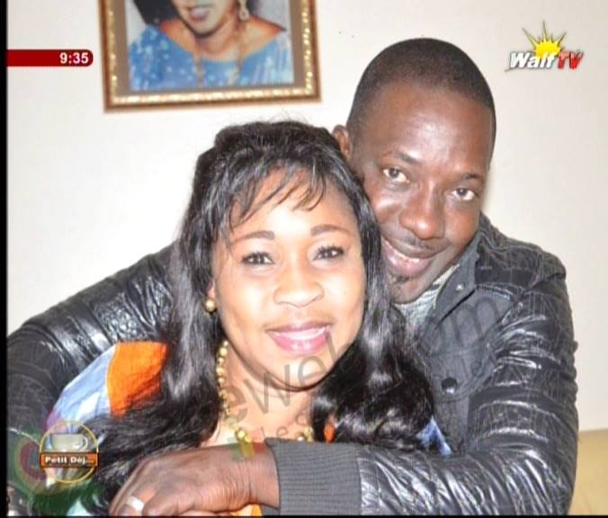 Vidéo-Mame Ndiaye l’épouse de Mbaye Dieye Faye raconte: «Le jour où j’ai vu mon mari aux bras…Regardez