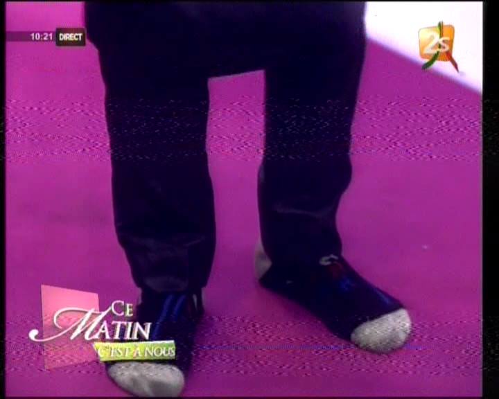 Vidéo: Pape Sidy Fall humulie un invité en pleine émission…Regardez