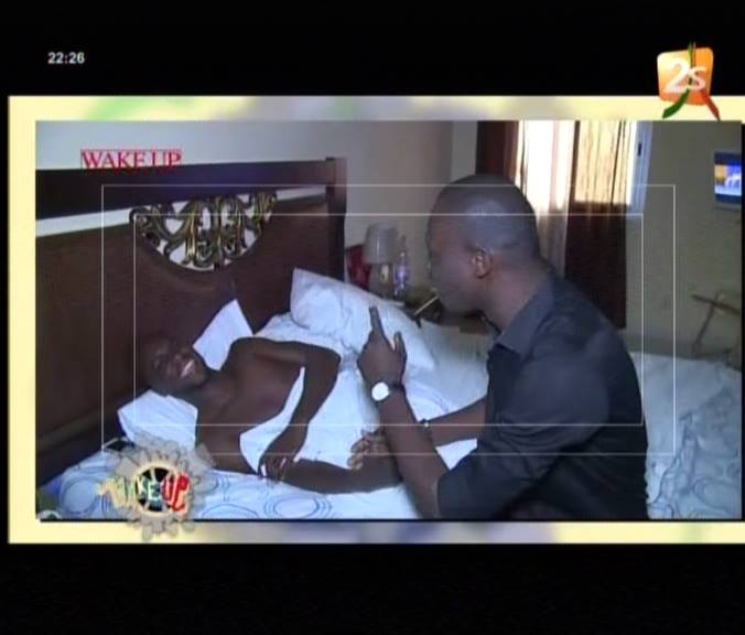 Video: Fafa réveille Abba de la SNTV. Regardez