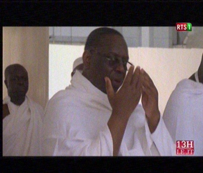 Vidéo- Macky Sall a accompli le petit pèlerinage…Regardez
