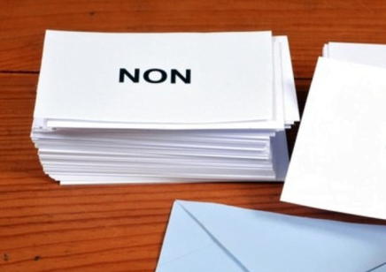 Vidéo-Incidents: Un mandataire du Oui détruit les bulletins de vote