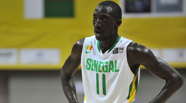 Vidéo: le basketeur Mouhamed Faye suspendu par son clup parce qu’ il a fumé du yamba