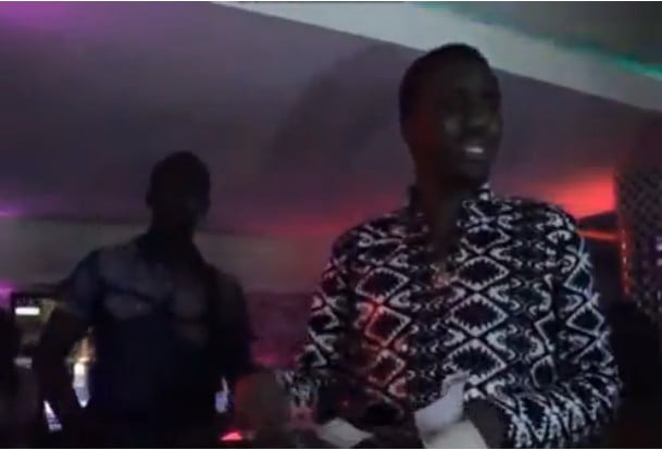 (Vidéo) Waly Seck vide toutes ses poches pour Kéba Seck… Regardez