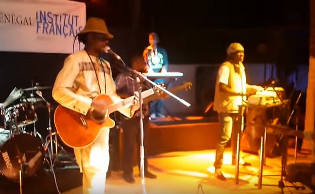Vidéo – Tournée nationale: Carlou D enjaille Saint-louis