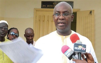 BP du parti socialiste : des jeunes jettent du sable et des sachets d&rsquo;eau à Serigne Mbaye Thiam
