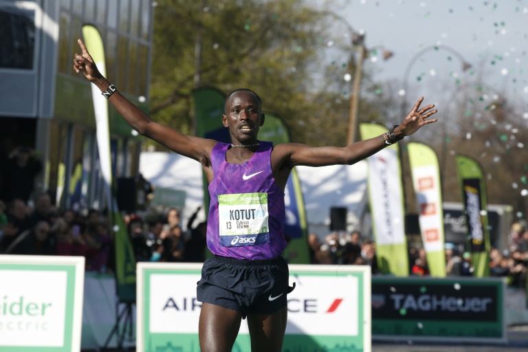 Marathon de Paris: victoire du Kényan Kotut