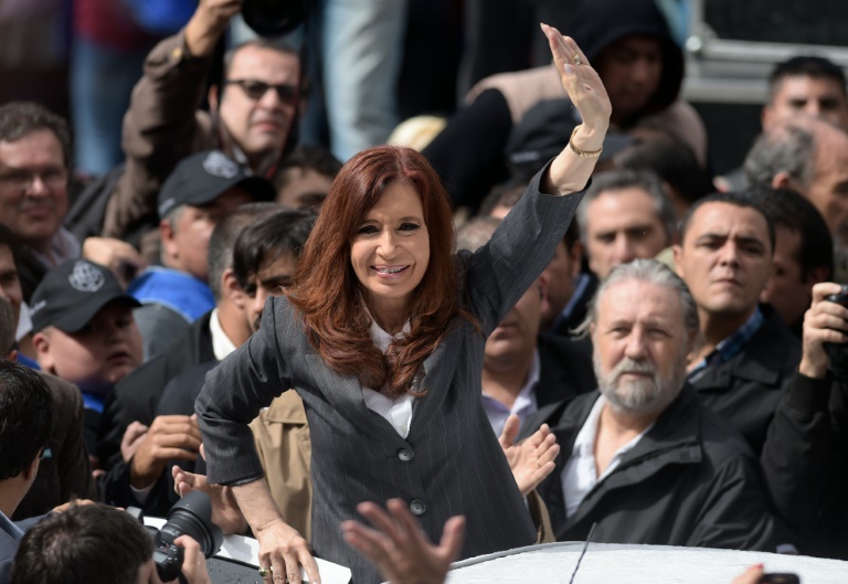 Argentine: Kirchner face à la justice, ses partisans en masse dans la rue