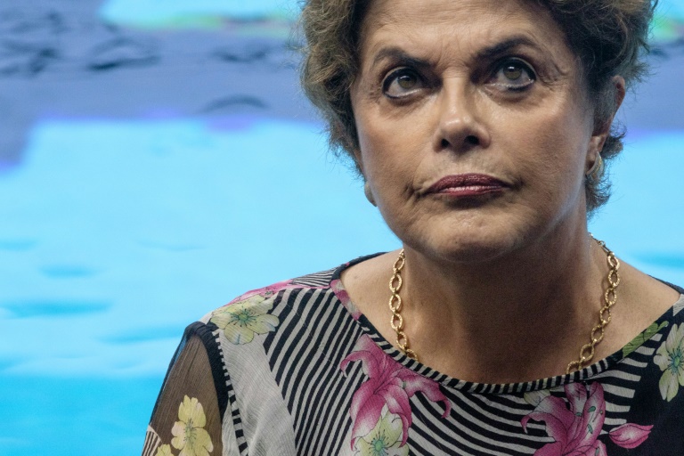 Brésil: la présidente Rousseff perd du terrain avant le vote sur sa destitution