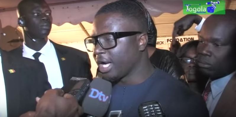 Vidéo- des jeunes perturbent la conférence de Thione Niang à Pikine