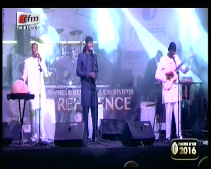 Vidéo: Le Show de Bidew Bou Bess à l’occasion des cauris d’or…Regardez