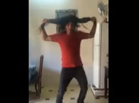 Vidéo – Qui avait interdit la danse « Tass Sa Cheveux » aux hommes ? Regardez