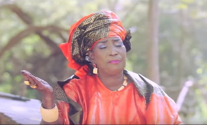 Découvrez le nouveau clip de Kiné Lam « Serigne Abdoulahat Ambassadeur »