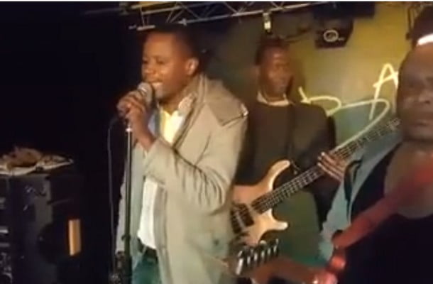 Une autre vidéo du fils de Oumar Péne en live à Paris… Regardez
