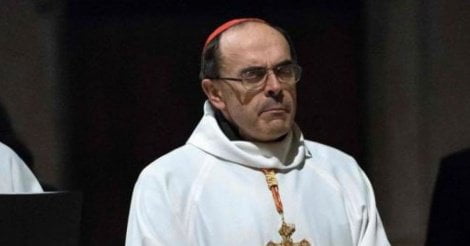 Abus sexuels : le cardinal Barbarin relève quatre prêtres de leur ministère