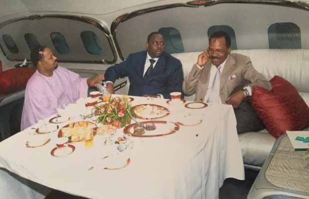 (1) Photo : Ahmed Khalifa Niasse et Macky Sall dans un yacht. Regardez