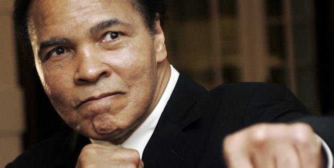 Un fils du boxeur Mohamed Ali retenu en rentrant aux Etats-Unis