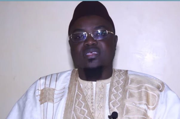 Vidéo: Après avoir « flingué » Sidy Lamine Niasse, Kabir Sene se dément