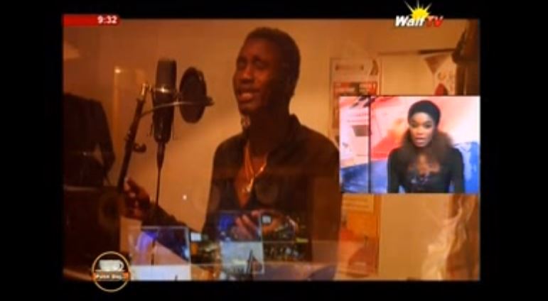 Vidéo: Waly Seck rend hommage à Youssou Ndour à Bercy. Regardez