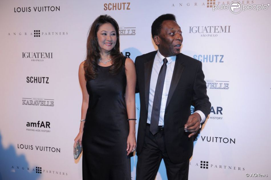 388535-pele-planeja-agora-oficializar-a-950x0-3