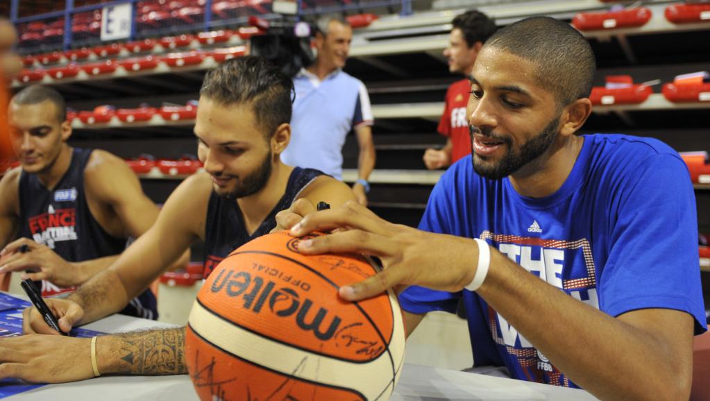 Basket: Nicolas Batum et Evan Fournier gagnent 204 millions de dollars à eux deux