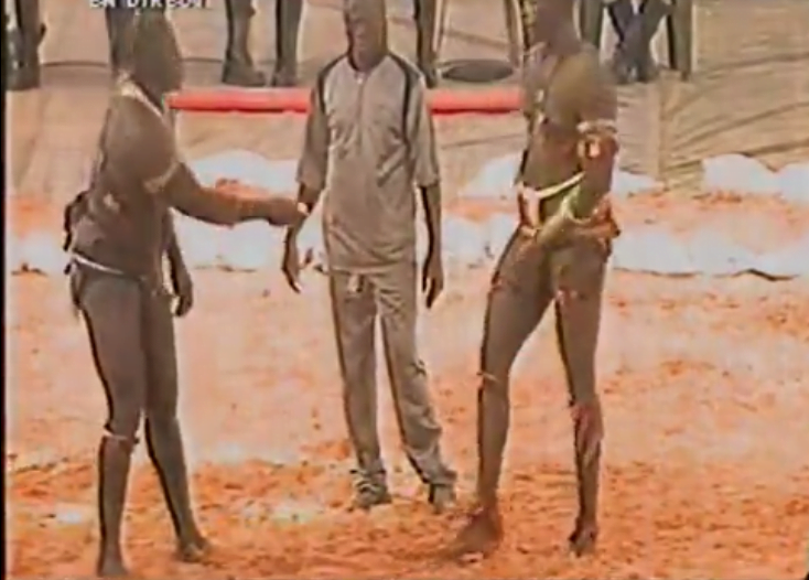 Vidéo – La réaction de Sa Thiès quand l’oeuf de Siteu ne se casse pas… Regardez