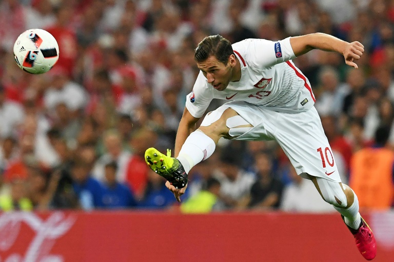 Transfert: le Polonais Grzegorz Krychowiak (Séville FC) signe au PSG