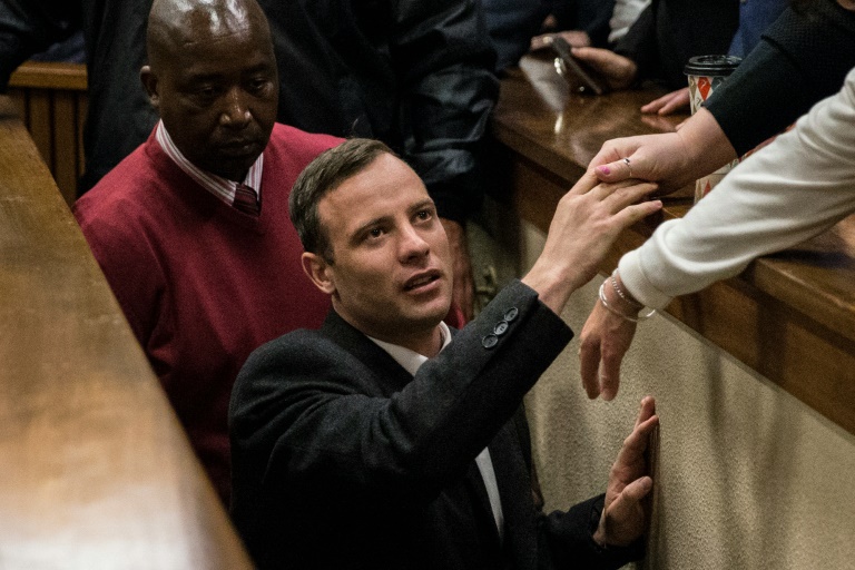 Afrique du Sud: Pistorius dans une cellule individuelle