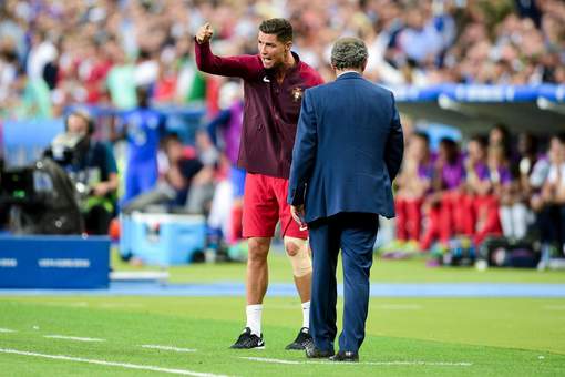 Photos: Cristiano Ronaldo surexcité sur le banc s’improvise coach