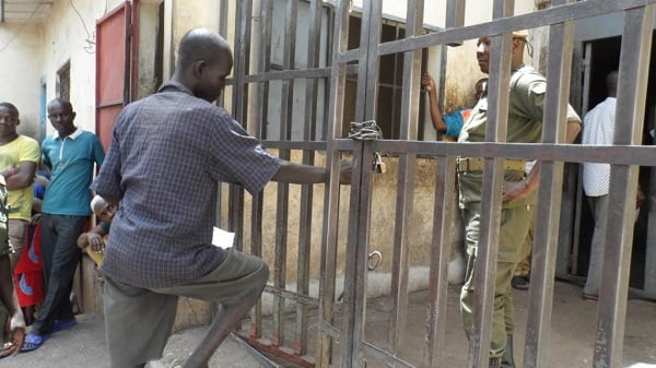prison_maroua_1000_boko_haram_pnk_003_ns_600