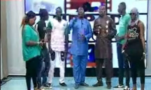 Thione Seck : Youssou Ndour « Dafa beug lou Yombb » ( il aime la facilité ) –  version Sa Ndiogou