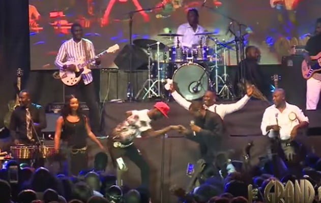 Vidéo: Sanekh chauffe le Grand Bal de Youssou Ndour
