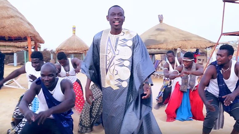 Exclusivité: Le nouveau clip de Pape Diouf « Lamb Ju Rey » (Badadout)
