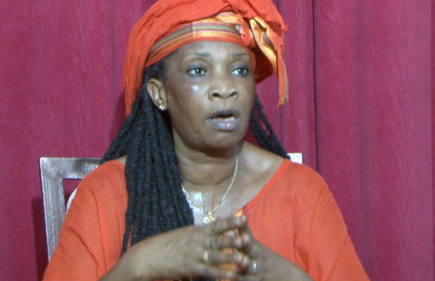 Vidéo: Selbé Ndom donne les raisons de sa sortie, après un long mutisme – Regardez.