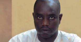 Serigne Omar Mbacké gardé à vue pour avoir refusé de laisser la garde présidentielle occuper le toit de son immeuble