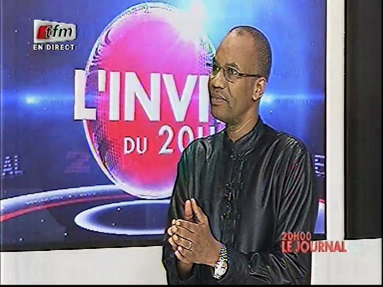 Vidéo: Mamoudou Ibra DG de la TFM ne peut résister à la musique de son Patron