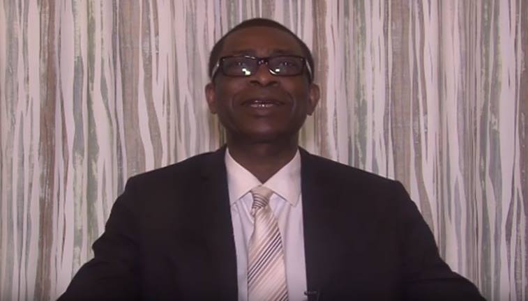 Vidéo – Retour de Kouthia sur la TFM : Réaction de Youssou Ndour