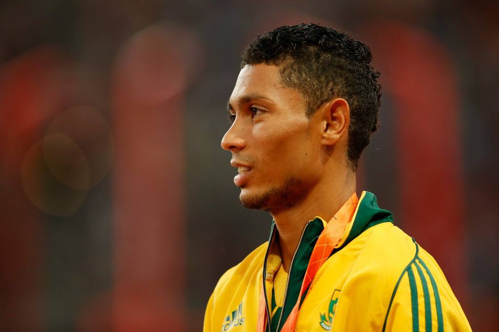 Le Sud africain Van Niekerk medaillé d’or bat le mythique record du monde du 400m de Michael Johnson