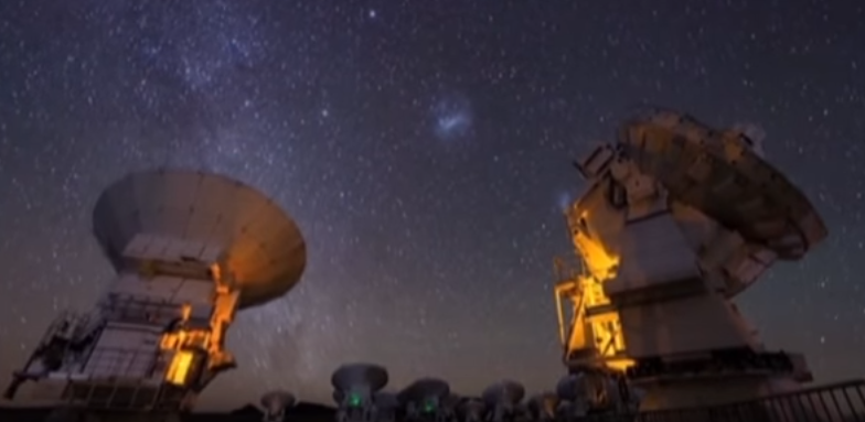 Vidéo: Un mystérieux signal venu du ciel intrigue les scientifiques – Regardez.